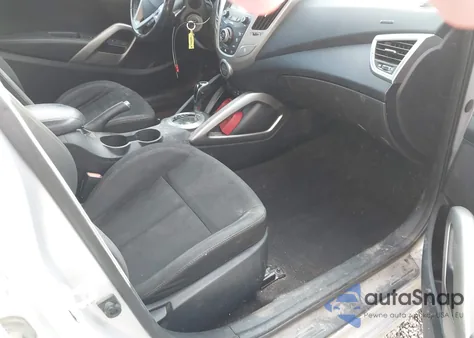 2017 Hyundai Veloster z USA, uszkodzony, nr VIN KMHTC6AD2HU307906